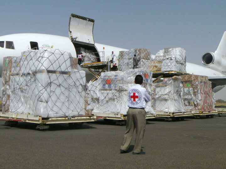 ميليشيا الحوثي تعلق الرحلات الانسانية إلى مطار صنعاء