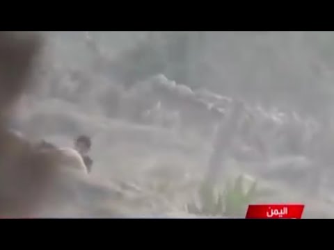 لحظة قتل ثلاثة قناصة من الحوثيين في مدينة الحديدة..😱